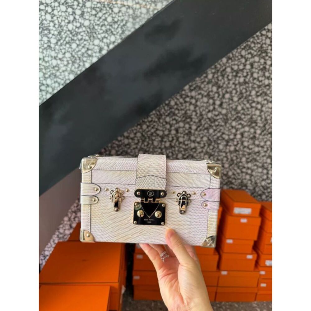 Louis Vuitton Women Pre-Loved Bag Very Good Condition